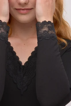 TÉRMICO Camiseta térmica cuello pico detalles encaje negro