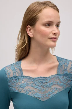 TÉRMICO Camiseta térmica detalles encaje azul