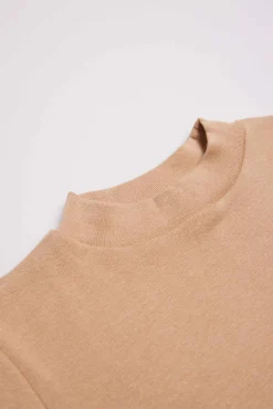 TÉRMICO LIGERO Camiseta manga larga cuello semicisne camel