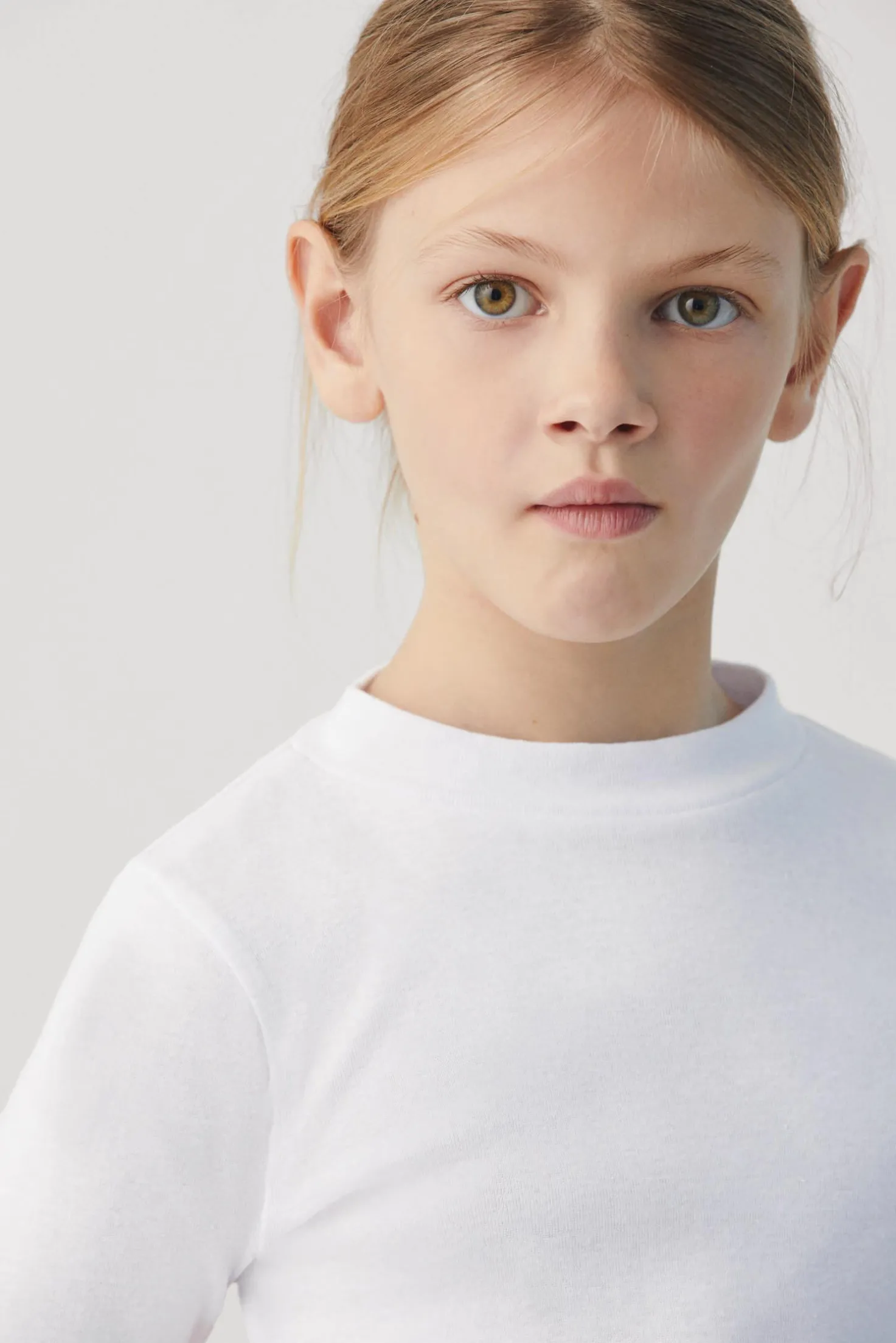 TÉRMICO LIGERO Camiseta manga larga cuello semicisne blanca