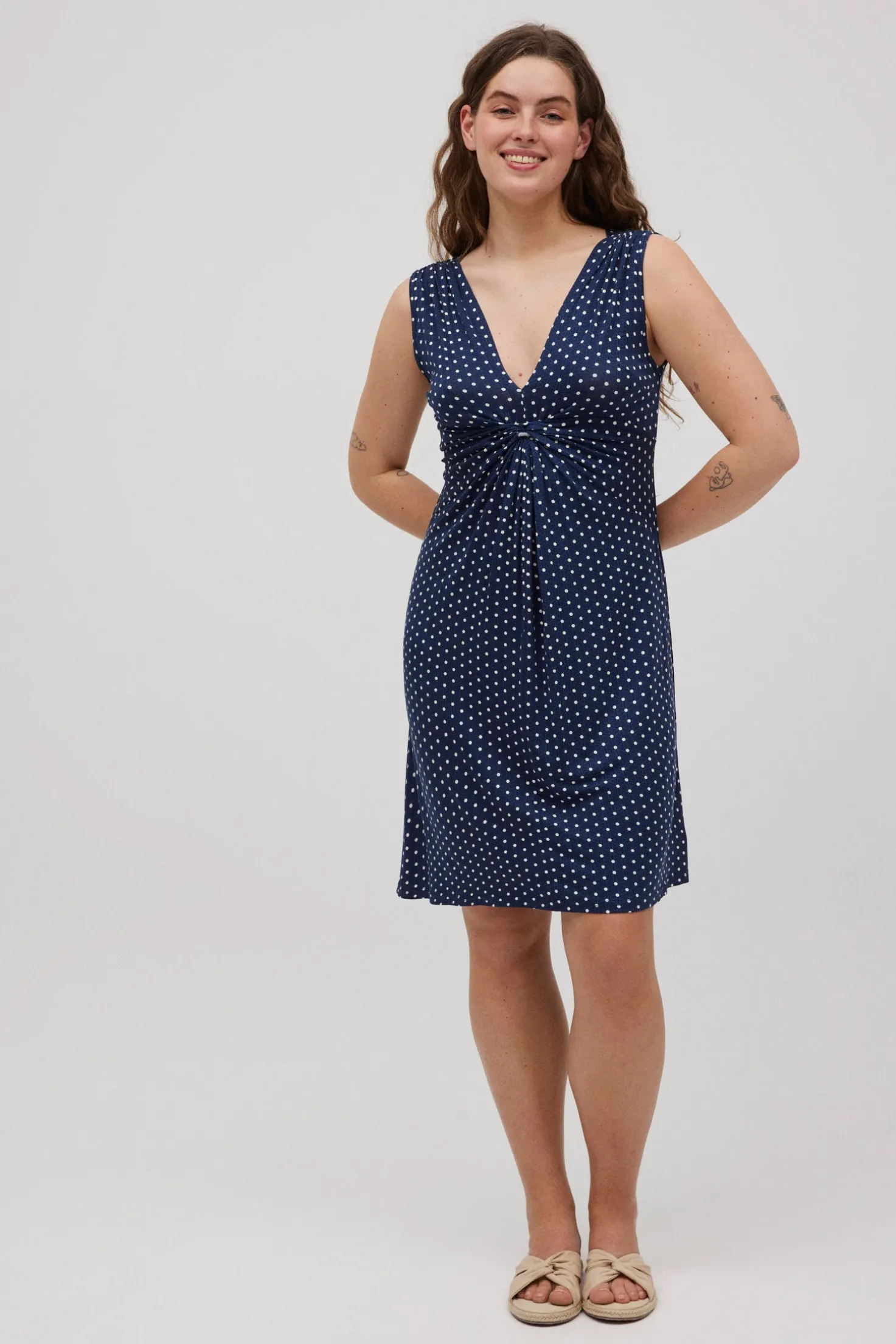 Vestido corto con nudo estampado lunares