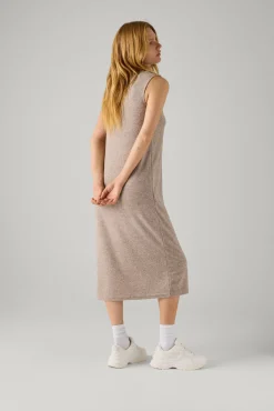 Vestido largo liso sin mangas marrón