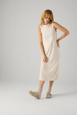 Vestido largo liso sin mangas marfil