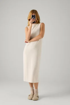 Vestido largo liso sin mangas marfil