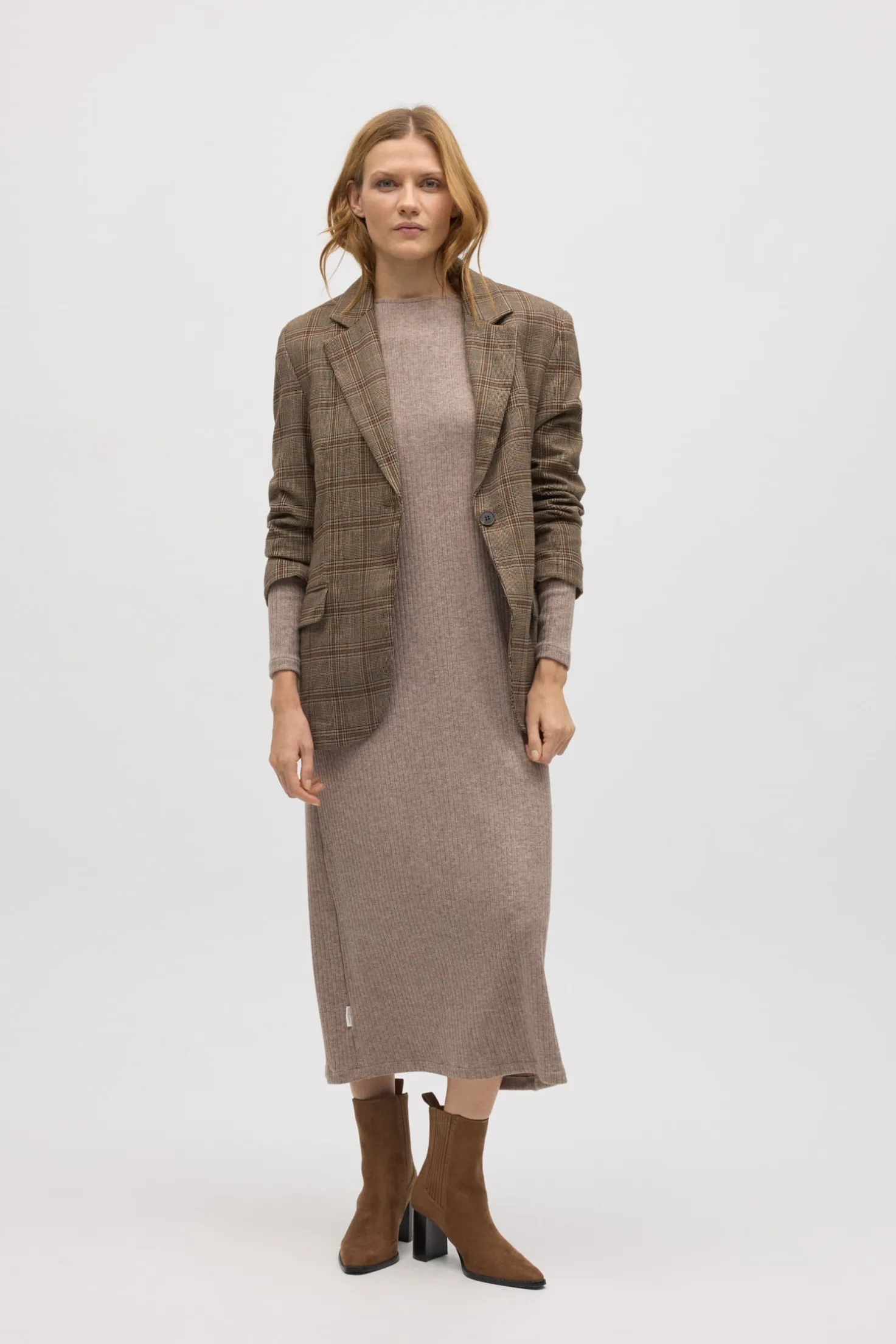 Vestido largo punto canalé marrón