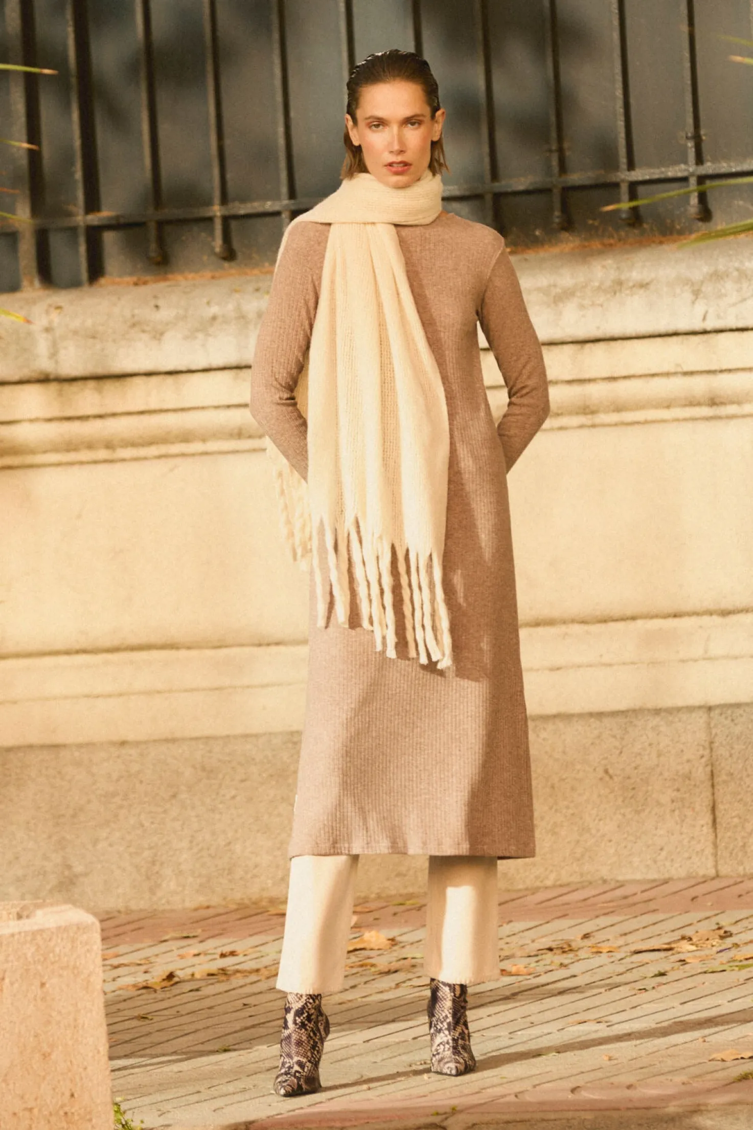 Vestido largo punto canalé marrón