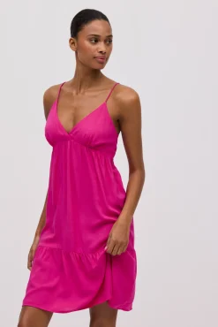 Vestido midi con vuelo fucsia