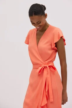 Vestido midi cruzado manga corta coral