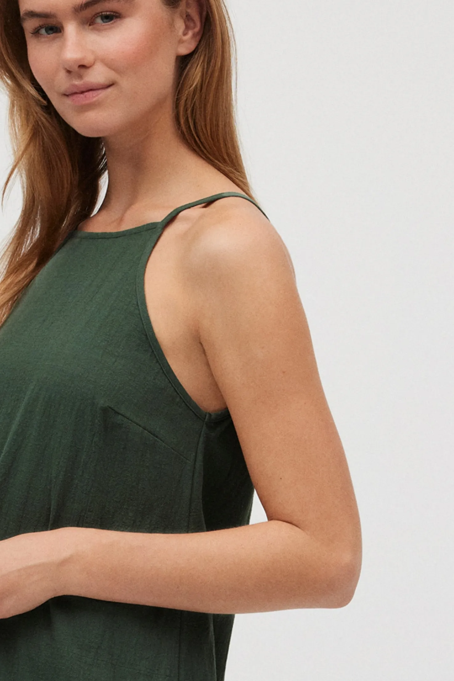 Vestido midi tirantes verde