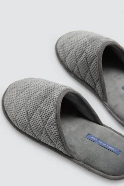 Zapatilla de casa acolchada y aterciopelada gris