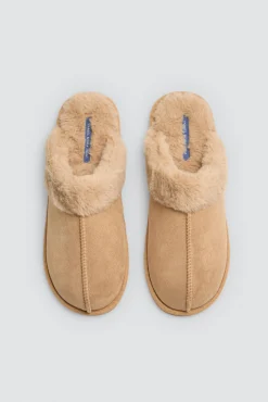 Zapatillas básicas con pelo marrón