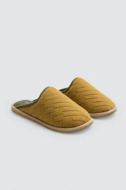Zapatillas con textura camel