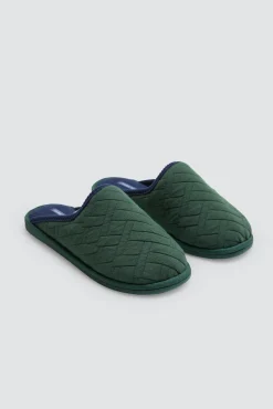 Zapatillas con textura verde