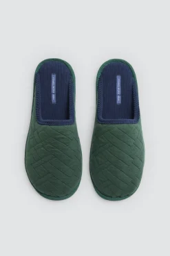 Zapatillas con textura verde