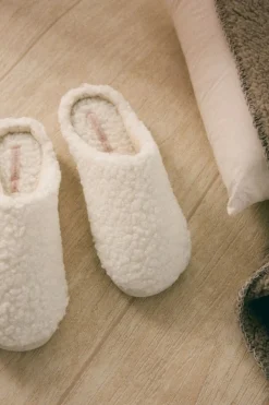 Zapatillas de casa borreguito blancas