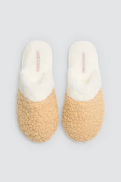 Zapatillas de casa con pelo y borreguito