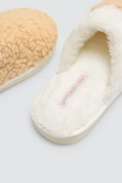 Zapatillas de casa con pelo y borreguito