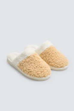 Zapatillas de casa con pelo y borreguito