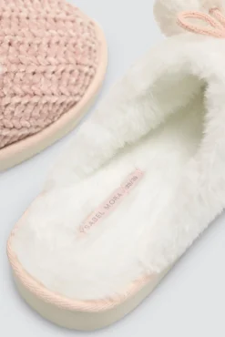 Zapatillas de casa detalle doble pompón
