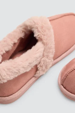 Zapatillas de casa mujer detalles pelo rosa