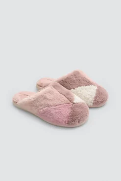 Zapatillas de casa pelo contraste texuras y colores