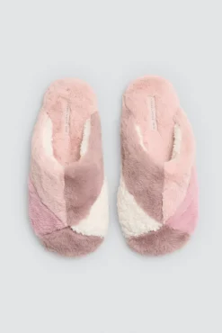 Zapatillas de casa pelo contraste texuras y colores
