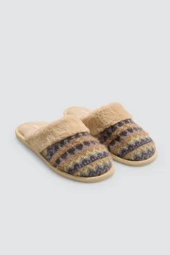 Zapatillas de casa pelo estampado étnico