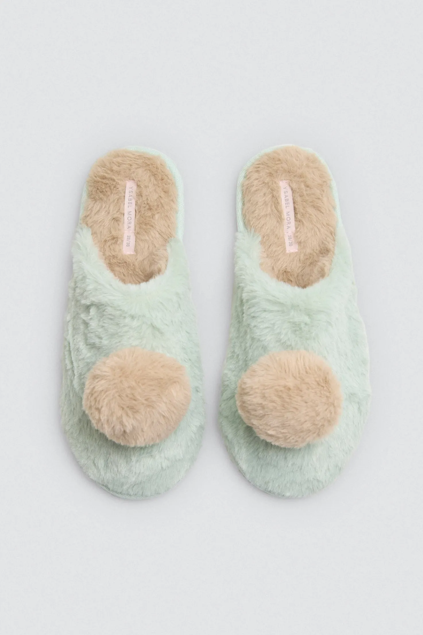Zapatillas de casa pompones y pelo suave